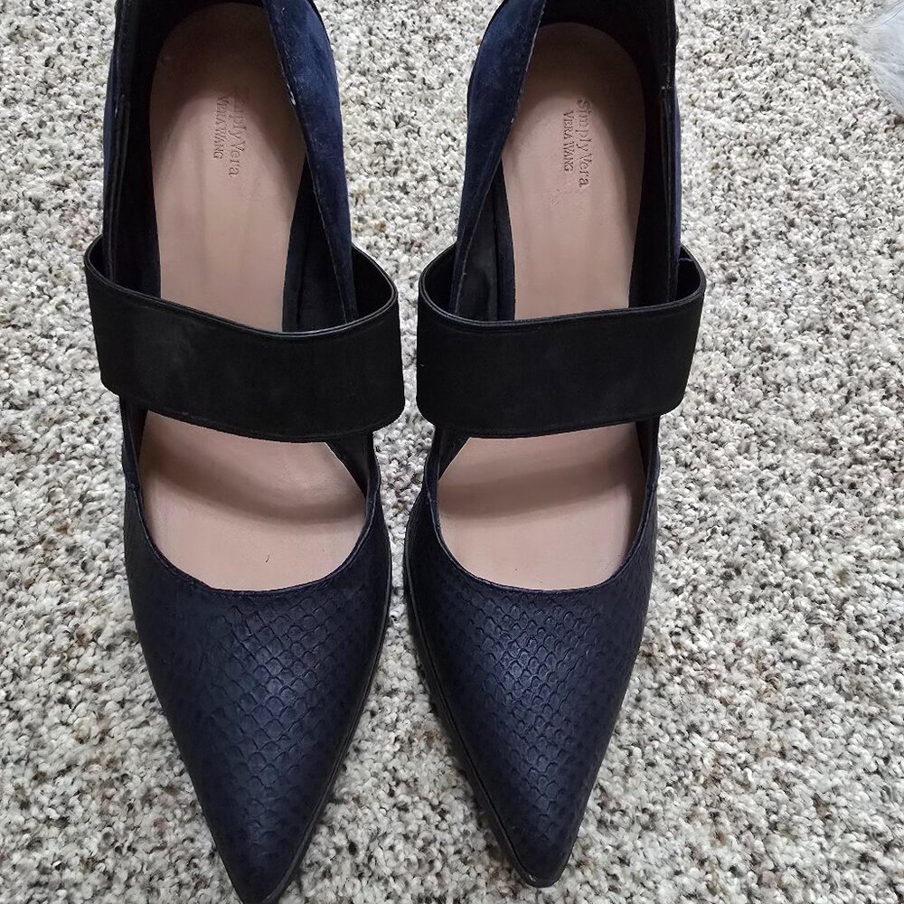Simply Vera Vera Wang Navy and Black Pumps Women’s Size 10 New